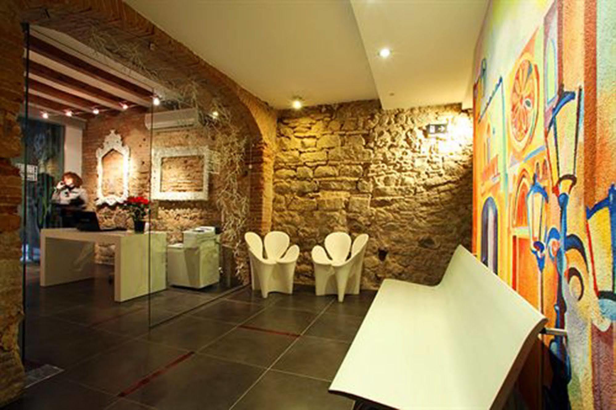 Apartaments Ciutat Vella Barcelona Exterior photo