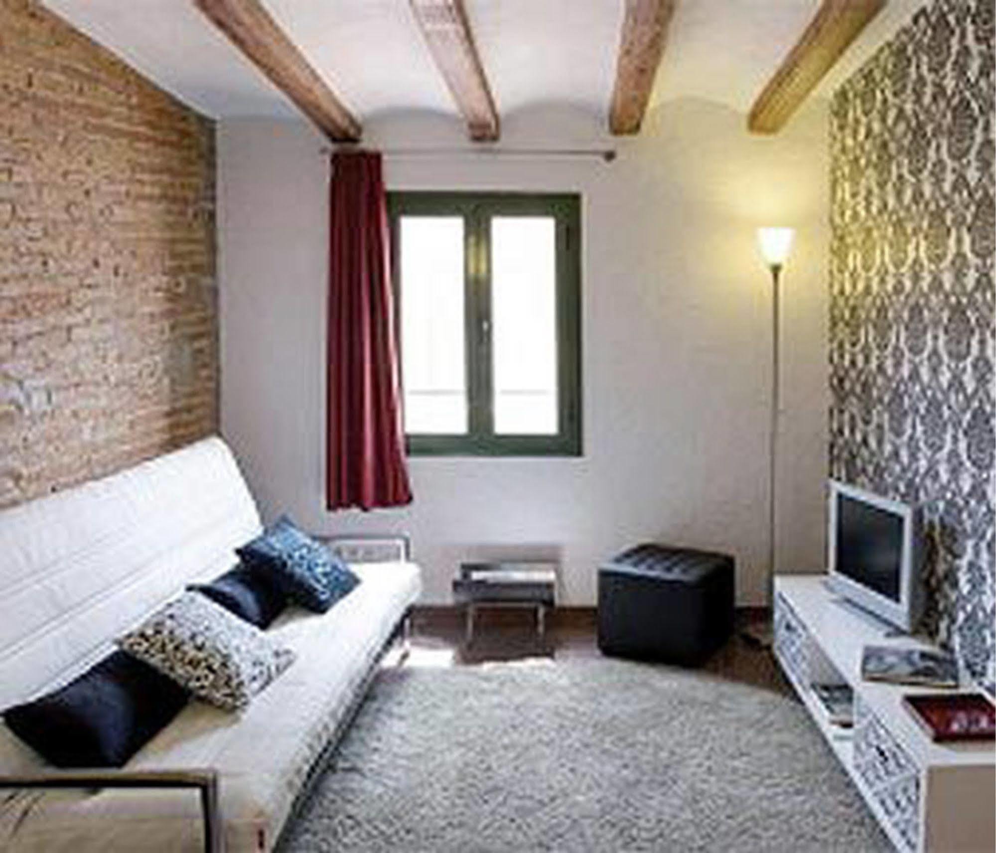 Apartaments Ciutat Vella Barcelona Exterior photo